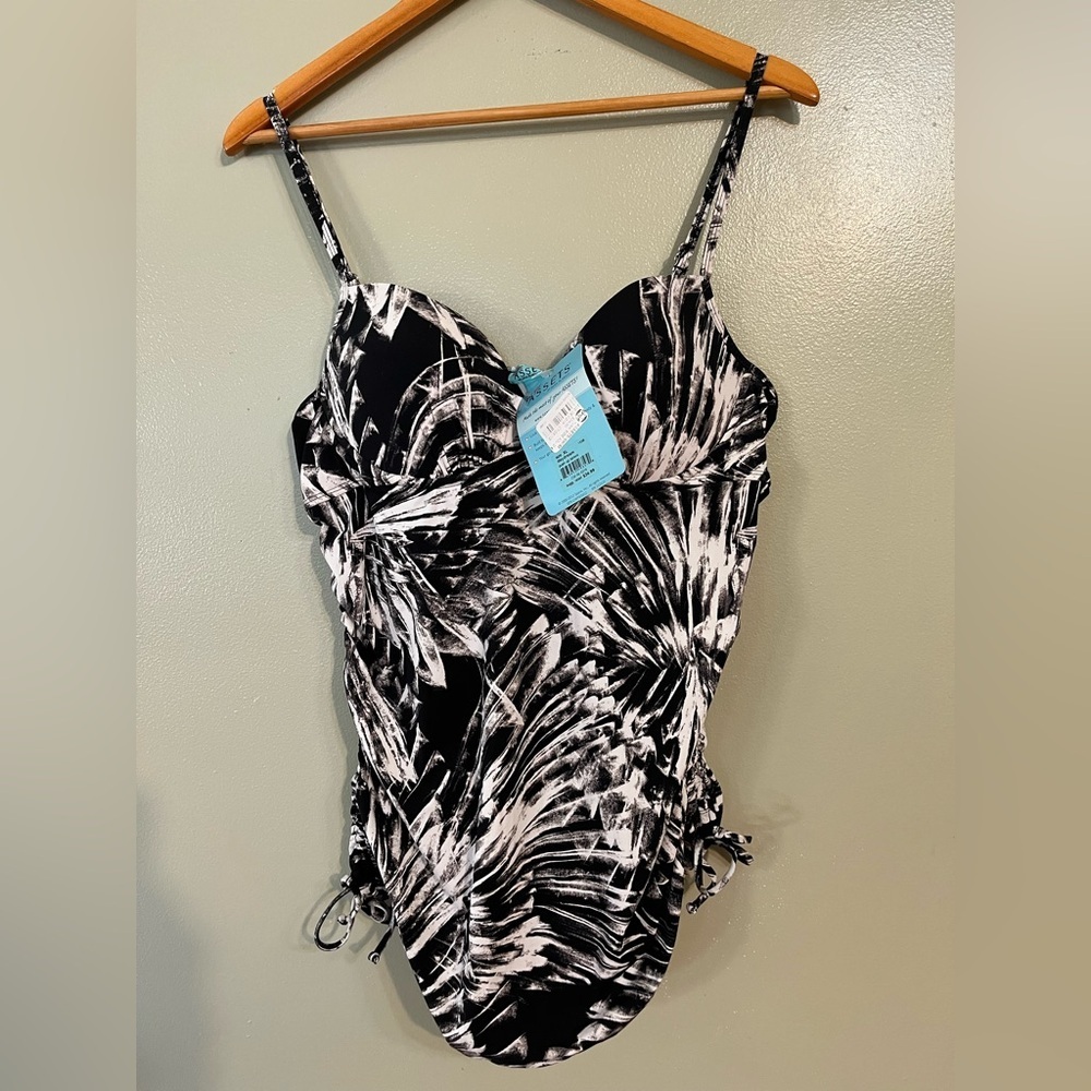 Assets By Sara Barkley Spanx Stylish Black and White Swim Tankini Top XL NWT